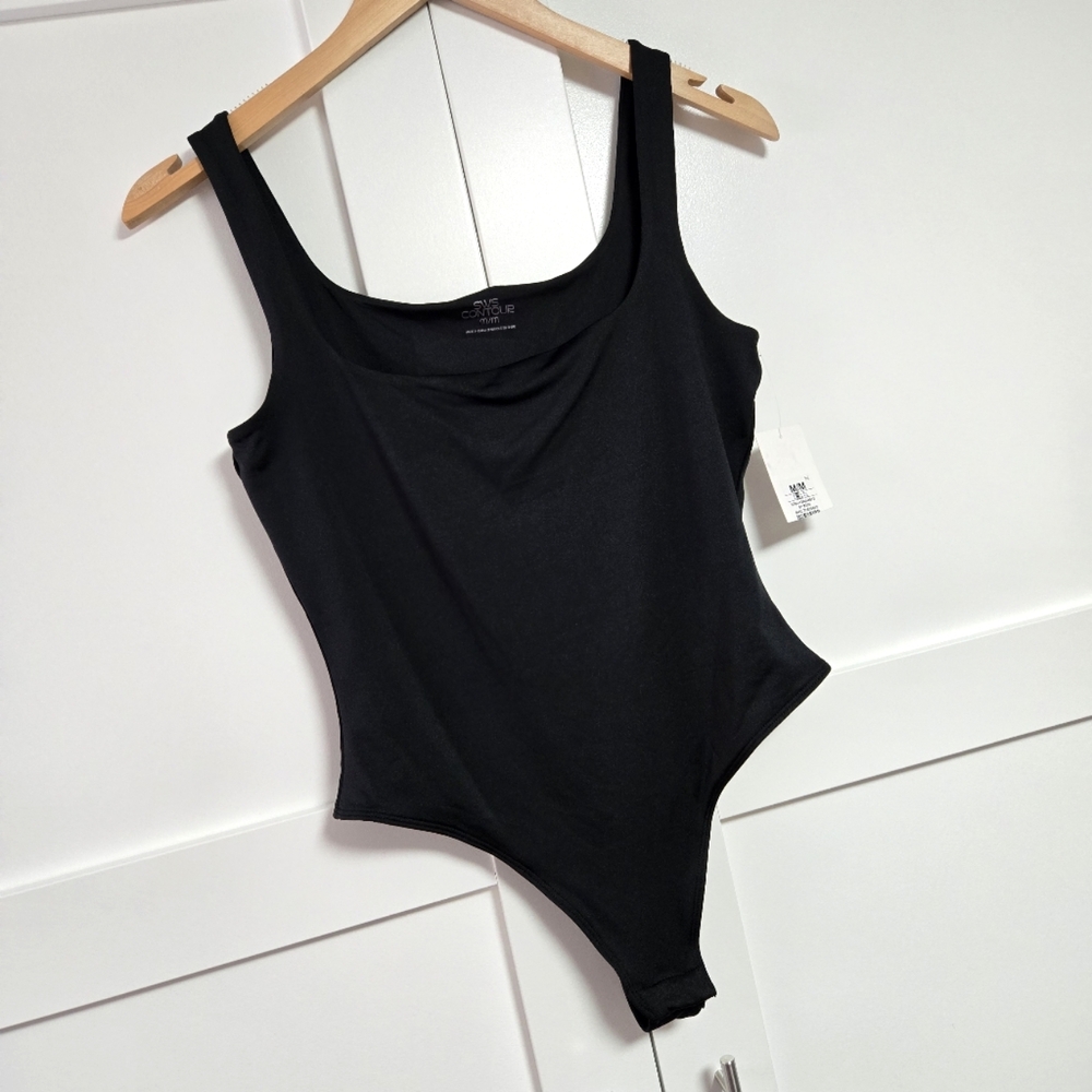✨️3 For $30✨️NWT SWS Contour Black Snap Close Bodysuit (M)